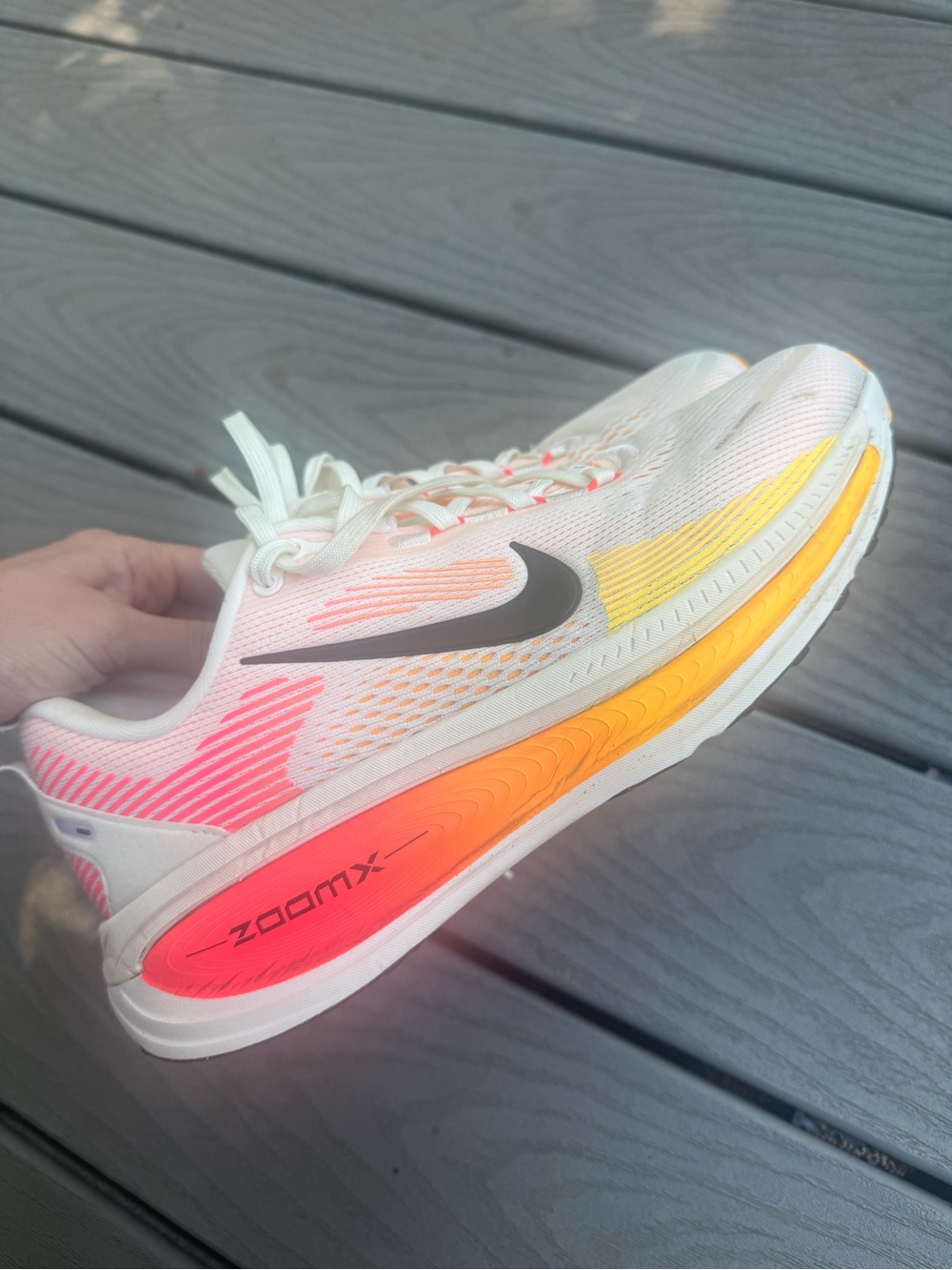 Nike Vomero 18 running trainer size 9